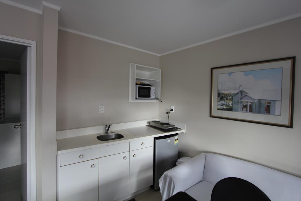 Motel 80 Auckland Room photo